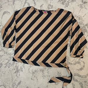 Vince Camuto Gold, Black Asymmetric Stripe Satin Top, sizeL, excellent condition